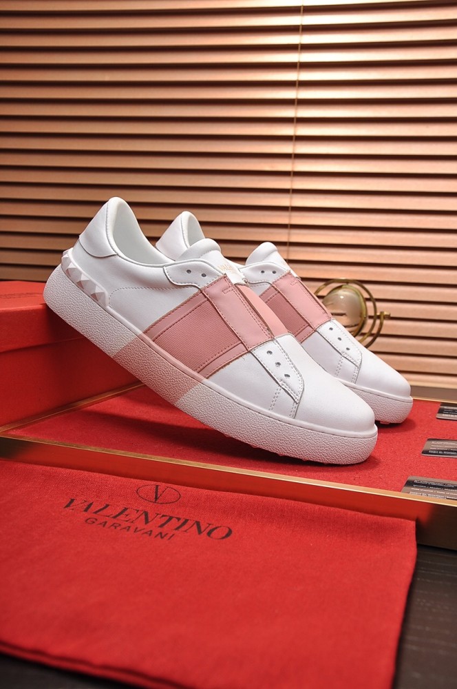 Valentino Garavani Rockstud Untitled calfskin sneaker 18