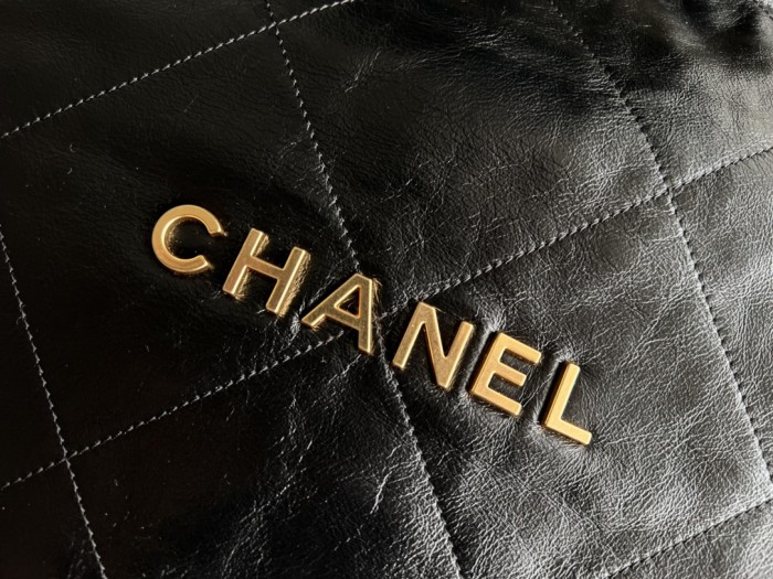 Handbag Chanel size 35cmx37cmx7 cm