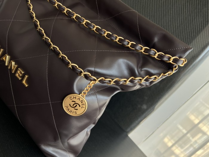 Handbag Chanel size 39cmx42cmx8 cm