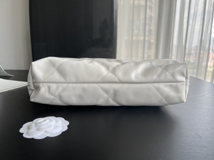 Handbag Chanel size 39cmx42cmx8 cm