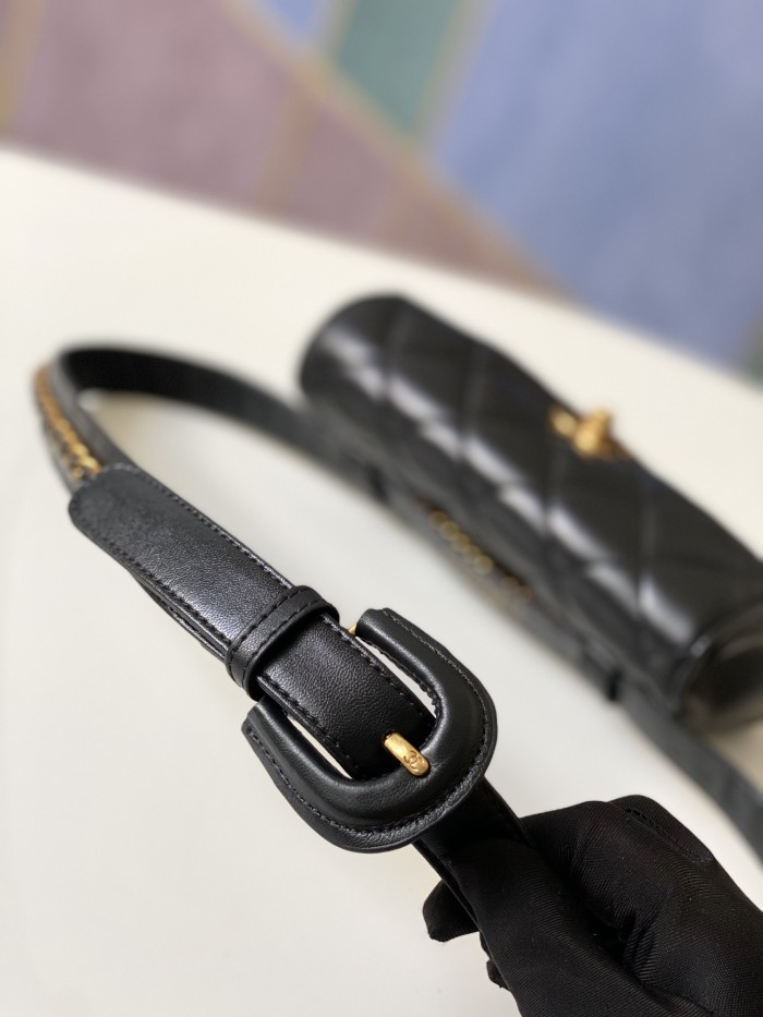 Handbag Chanel 99009 size 18*3.5*12 cm