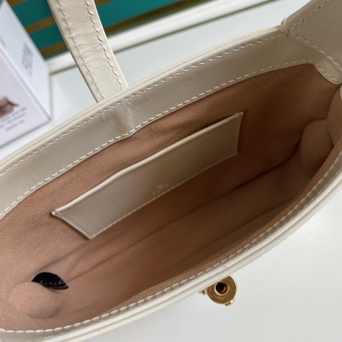 Handbag Gucci 637091 size 19*13*3 cm