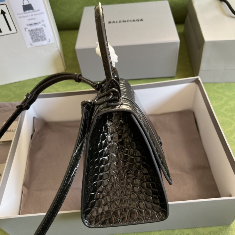 Handbag Gucci 5935461 size 23*15*10 cm