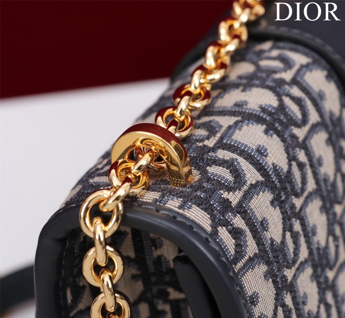Handbag Dior size 25x15x8 cm