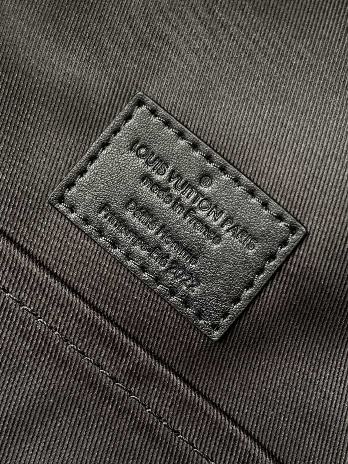 Handbag Louis Vuitton M46109 size 33 x 41 x 18cm