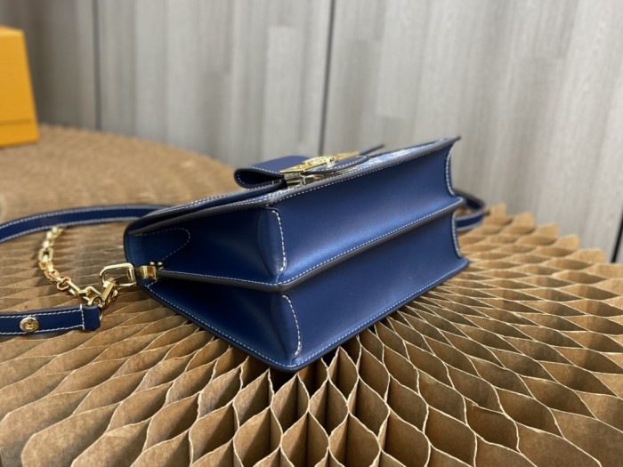 Handbag Louis Vuitton M59631 size 25 x 17 x 10.5 cm