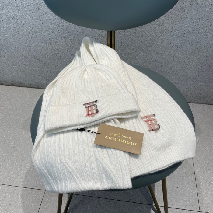 Hat & Scarf Burberry 1