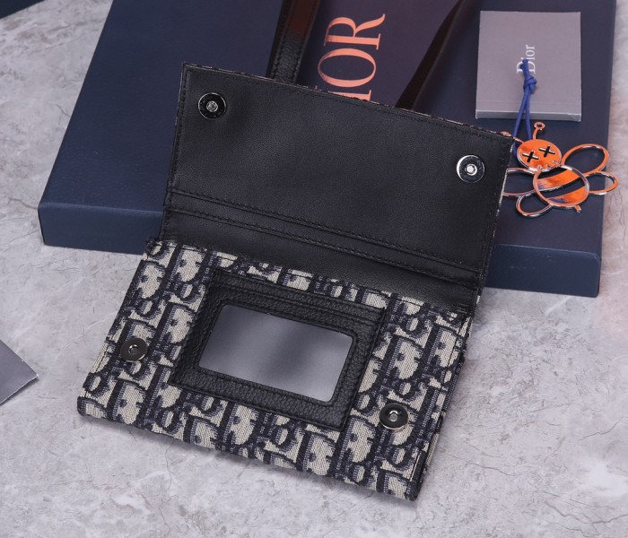 Handbag Dior HZ832001 size 18/10/3 cm