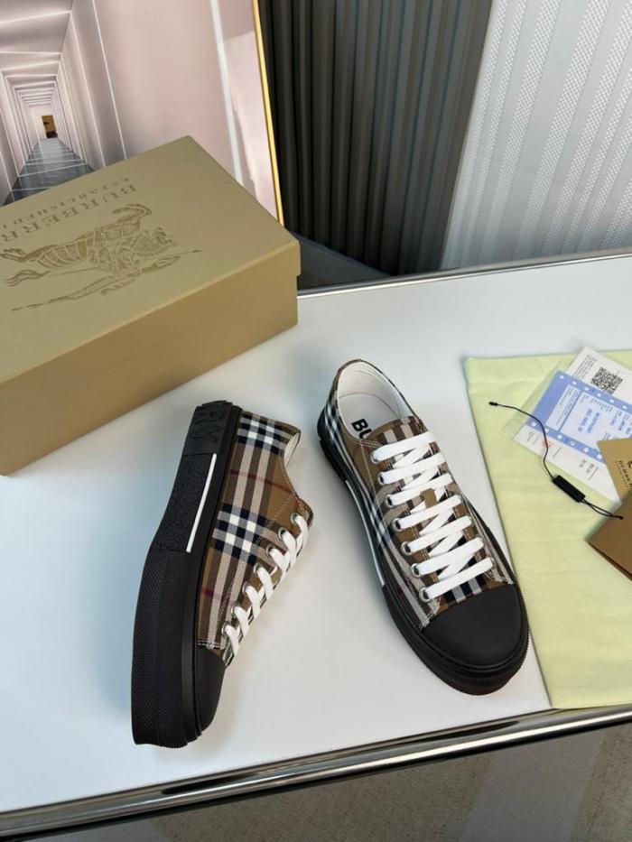 Burberry Gabardine Birch Brown Black