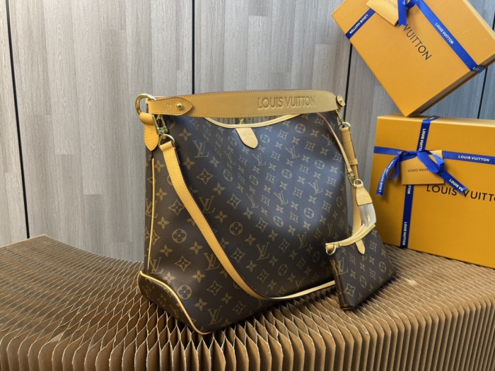 Handbag Louis Vuitton M40353 size 52-30-20 cm