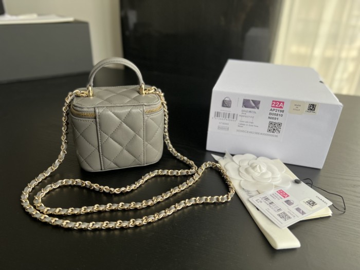 Handbag Chanel AP2198 size 11cmx8.5cmx7 cm