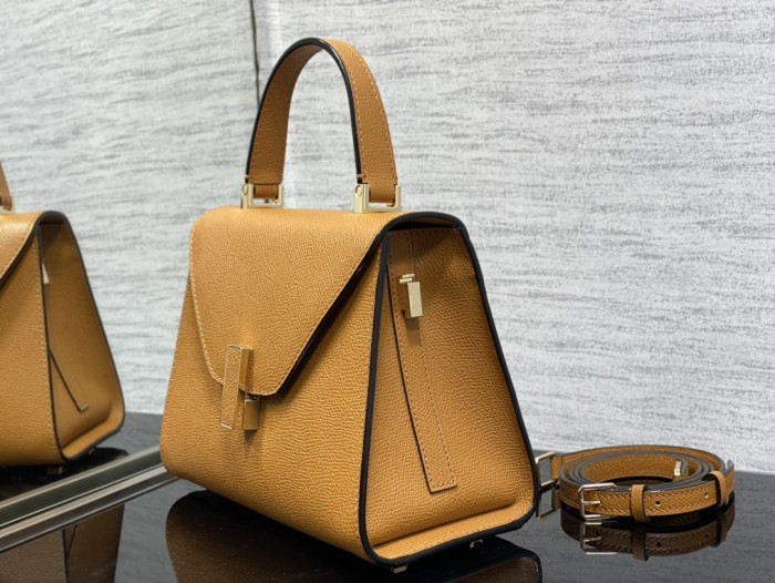 Handbag VALEXTRA size 𝟐𝟐*𝟏𝟔'𝟓*𝟏𝟐 𝐂𝐦