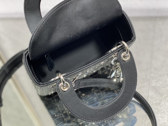 Handbag Dior size 17 cm