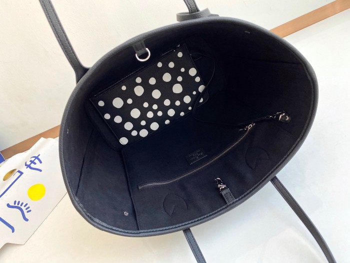 Handbag Louis Vuitton M46390 size 32 x 29 x 17cm