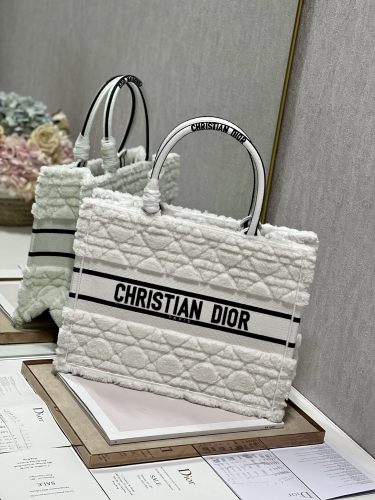 Handbag Dior 1286 size 36×28 cm