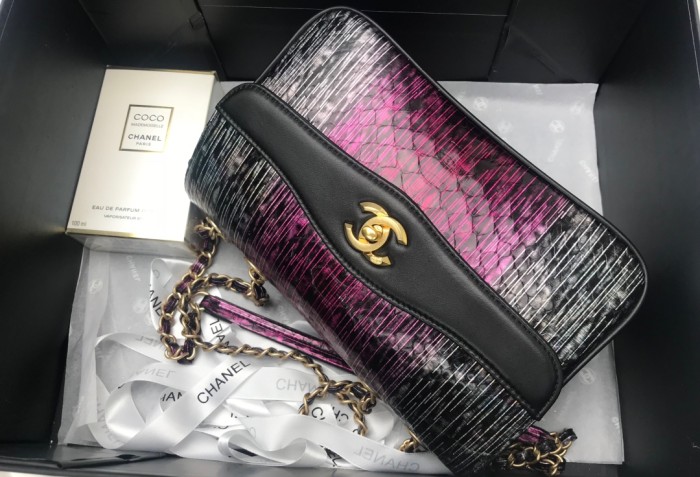 Handbag Chanel size 24.5cm*15.5cm*8.5 cm