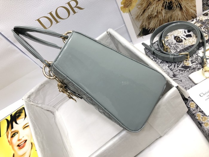 Handbag Dior M0565 size 24×20×11 cm