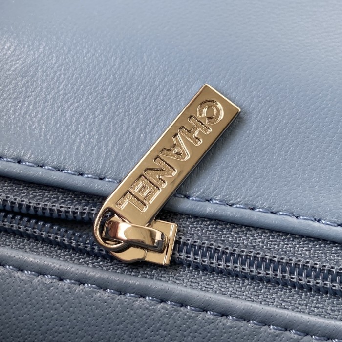 Handbag Chanel size 20 cm