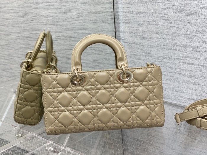 Handbag Dior size 26*6*14 cm