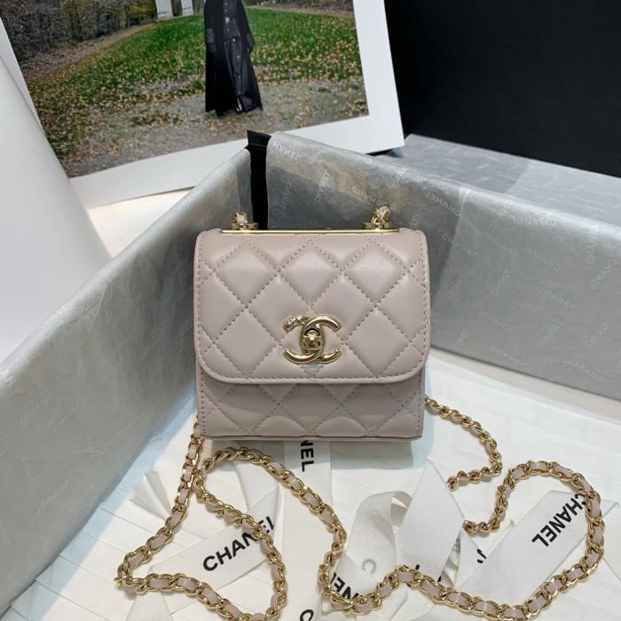 Handbag Chanel 82769 size 11 11 5 cm