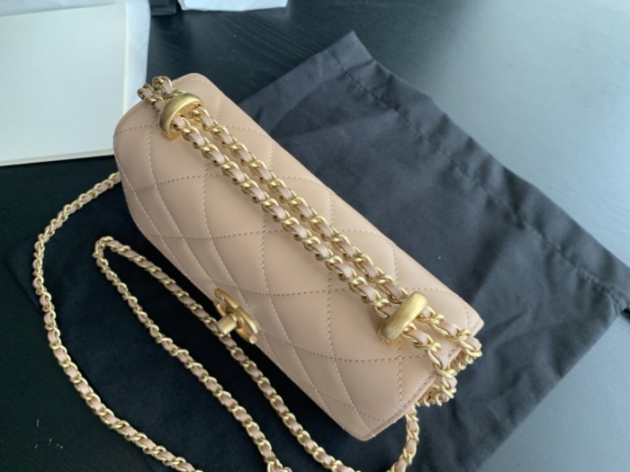 Handbag Chanel size 22 cm