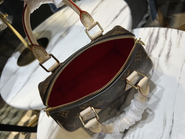 Handbag Louis Vuitton M45957 size 20x 13.5x 11.5 cm