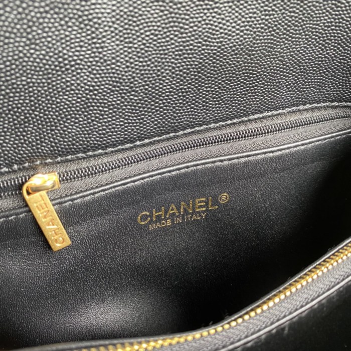 Handbag Chanel size 18-29-12 cm