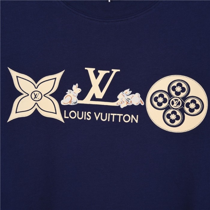 Clothes Louis Vuitton 447