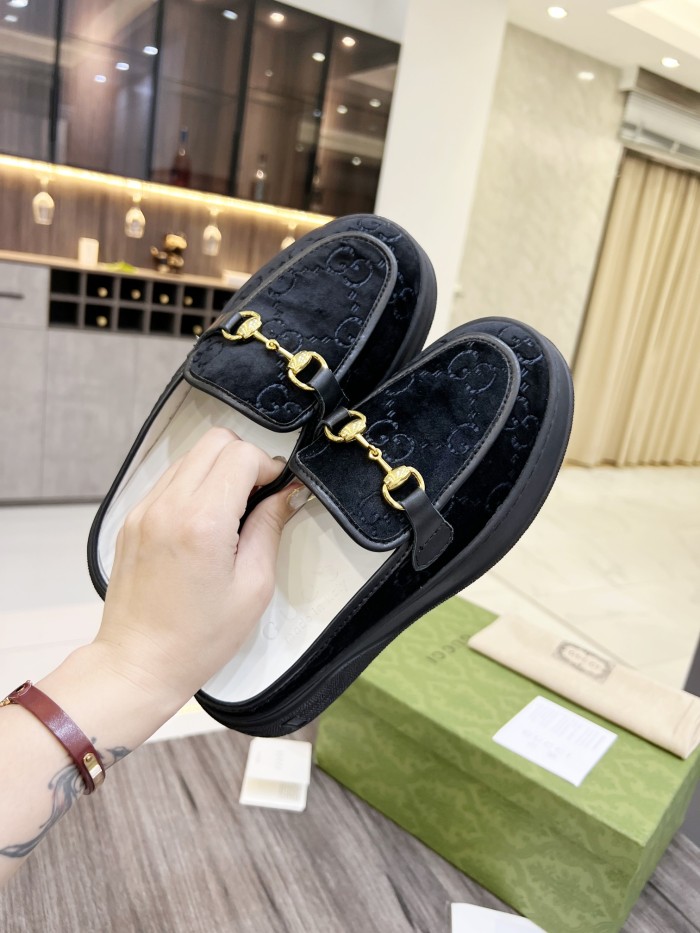 Gucci Women's WOMEN 6