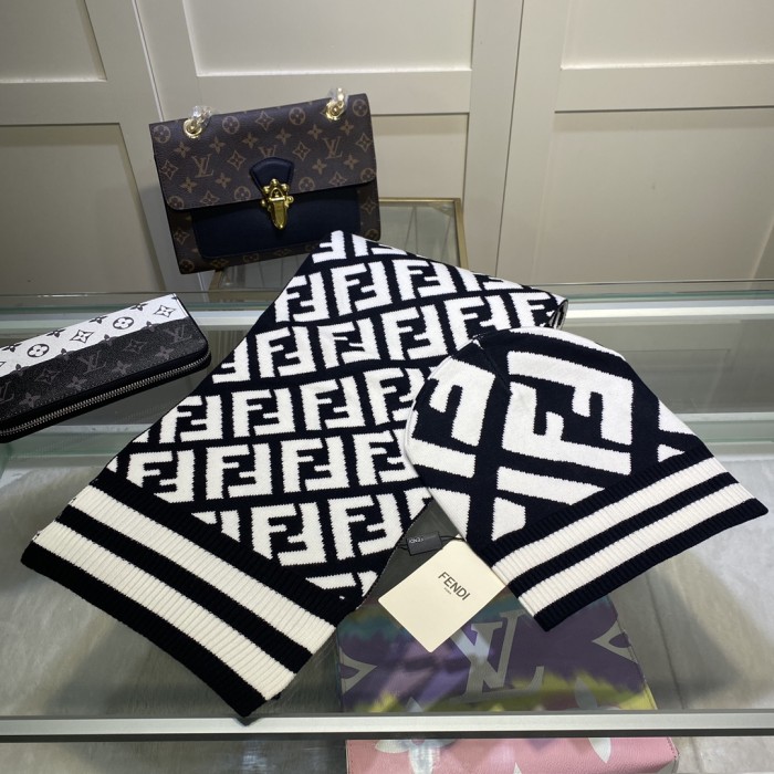 Hat & Scarf Fendi 1