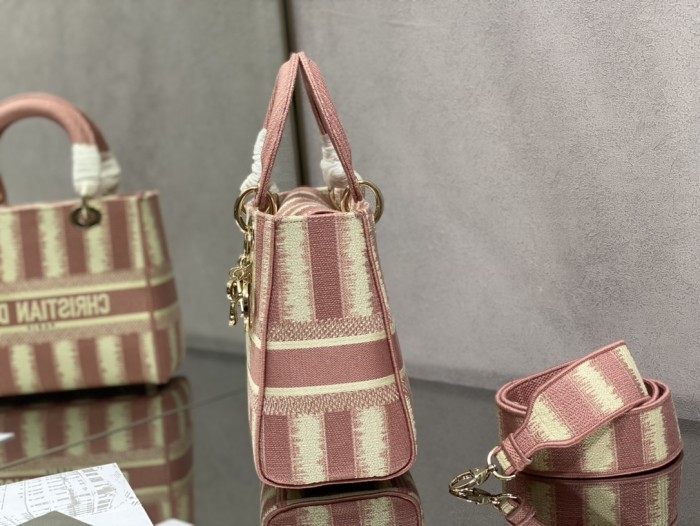 Handbag Dior size 24 cm