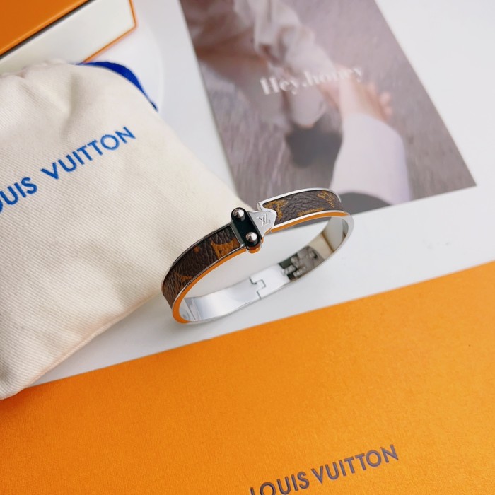 Clothes Louis Vuitton 33
