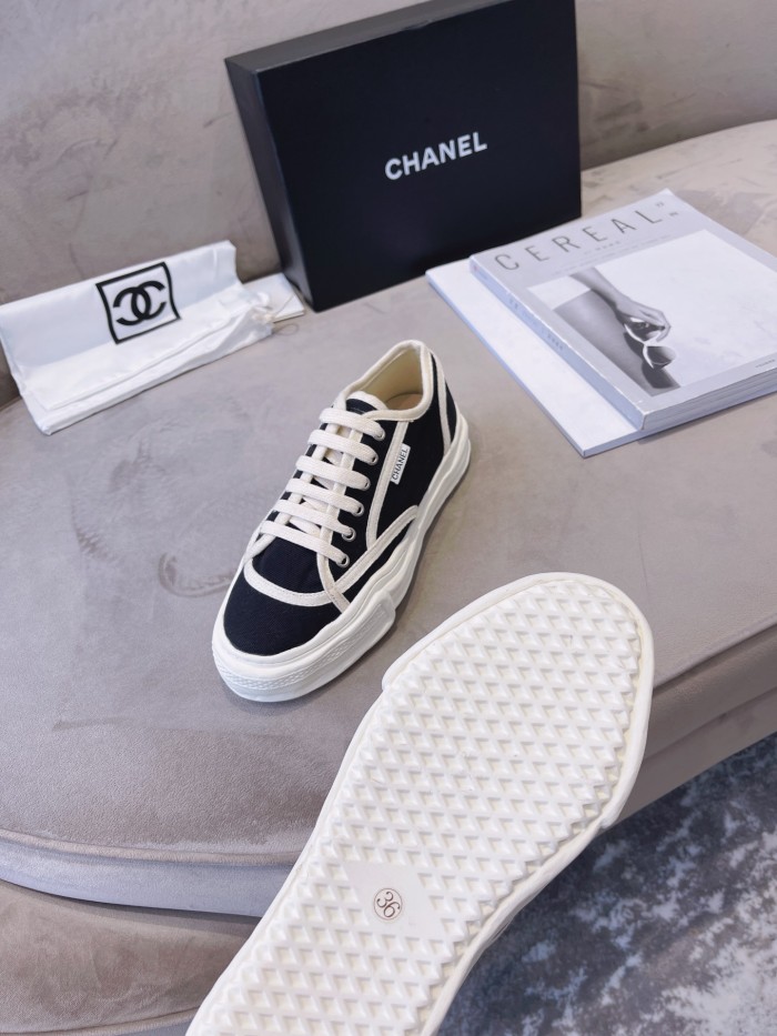 Chanel Flat canvas Sneaker 12