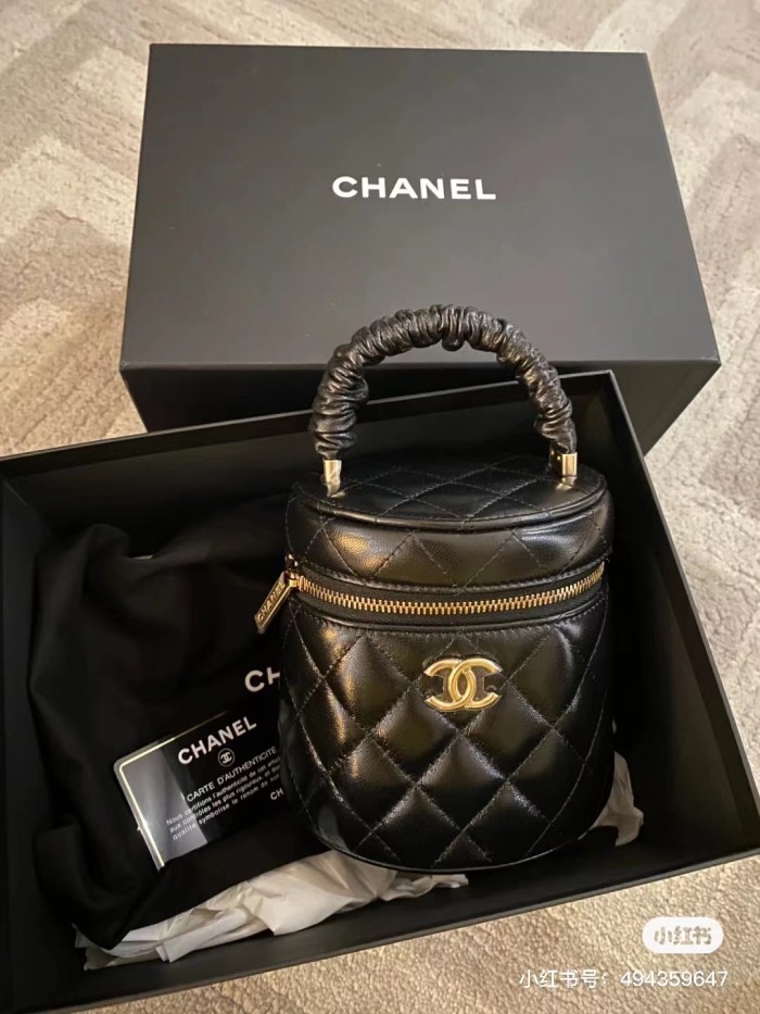 Handbag Chanel size 13×13×11 cm
