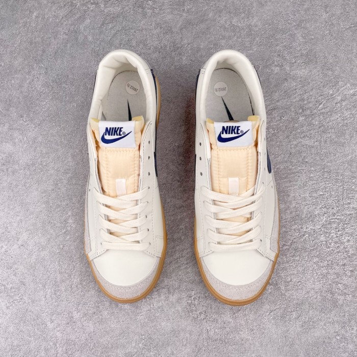 Nike Blazer Low Sneaker 23