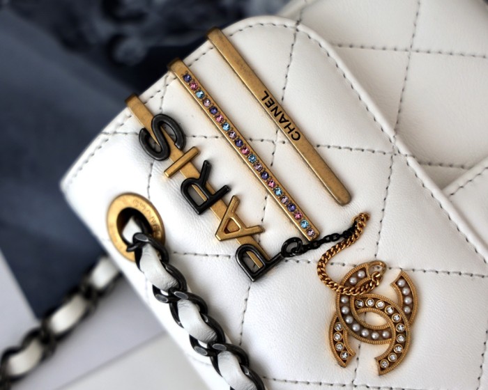 Handbag Chanel size 19x11x8 cm