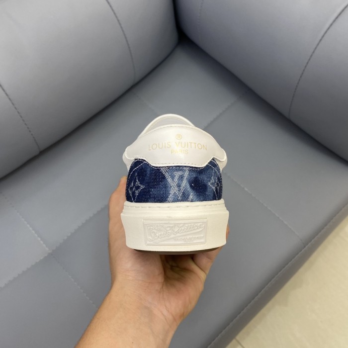 Louis Vuitton Monogram Denim sneaker 27