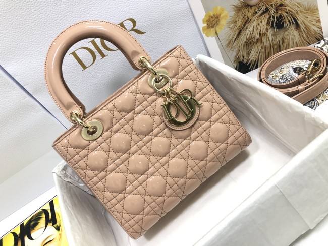 Handbag Dior M0565 size 24×20×11 cm