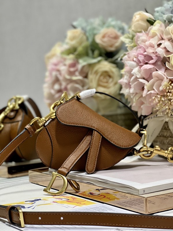 Handbag Dior 3067 size 12 x 7.5 x 5 cm