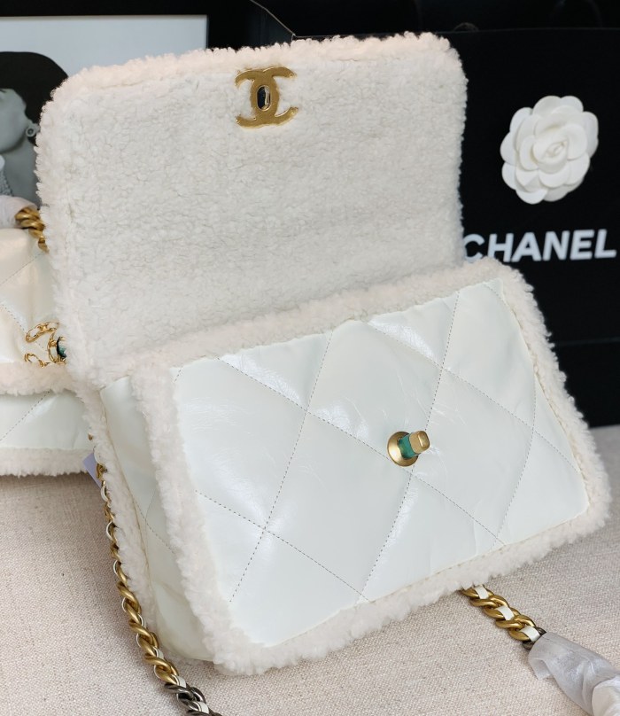 Handbag Chanel size 26×16×9 cm