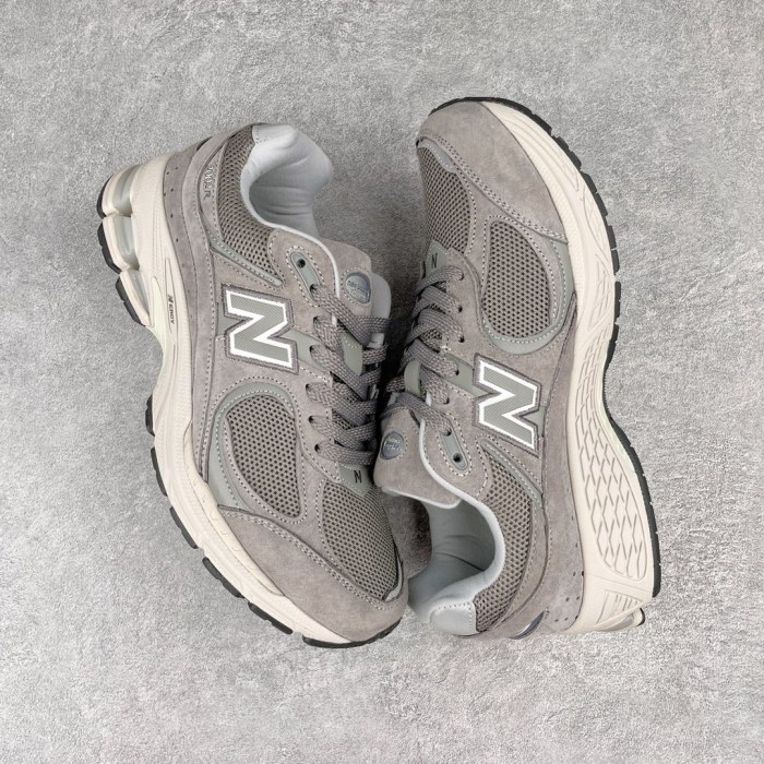 New Balance 2002R Sneaker 8