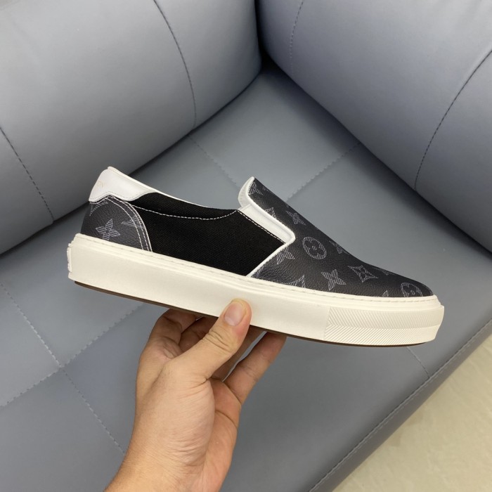 Louis Vuitton Monogram Denim sneaker 21