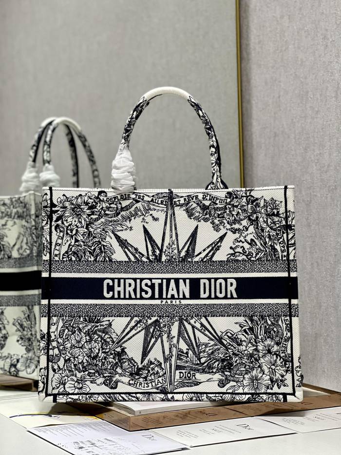 Handbag Dior 1286 size 42×35×18.5 cm