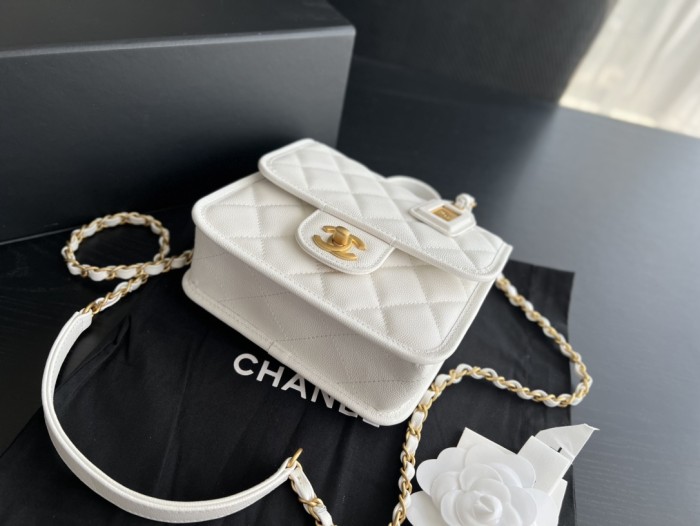 Handbag Chanel AS3652 size 17cmx20.5cmx6 cm