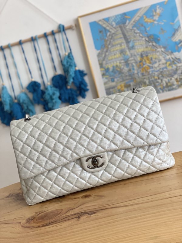 Handbag Chanel 94305 size 46.6x29x17 cm