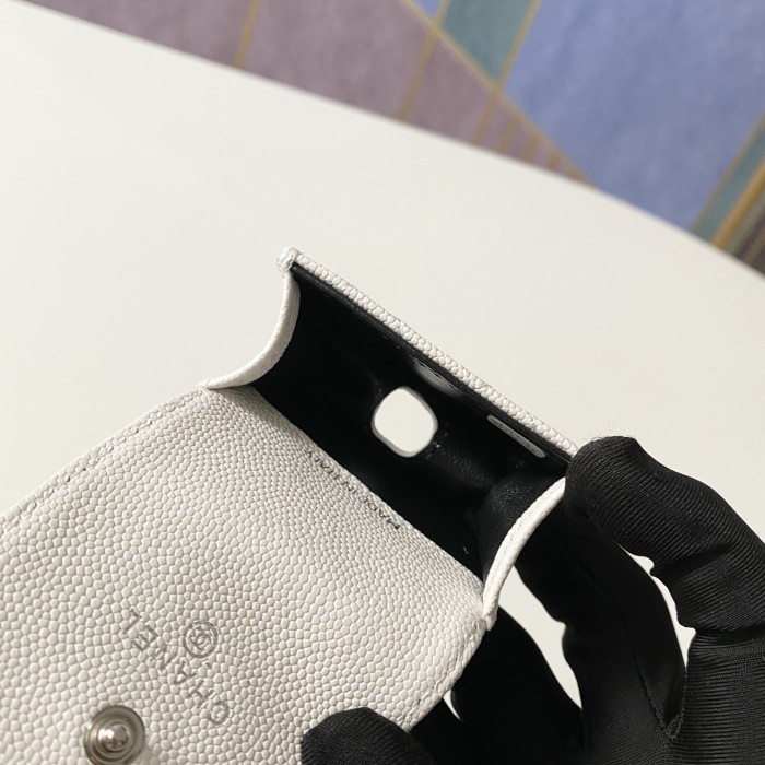 Handbag Chanel 81089 size 7 5 3 cm