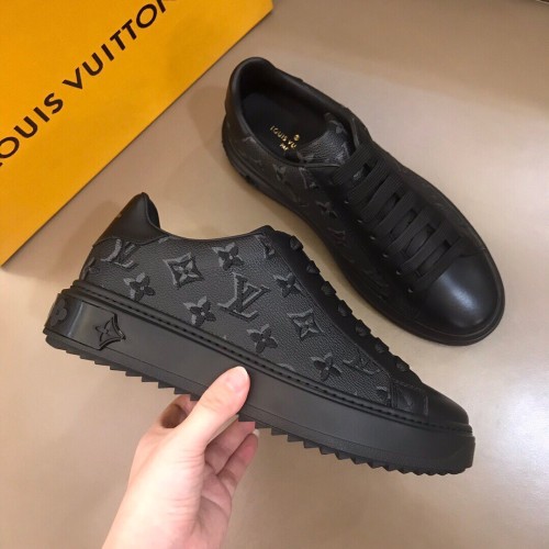 Louis Vuitton Low Top sneaker 35