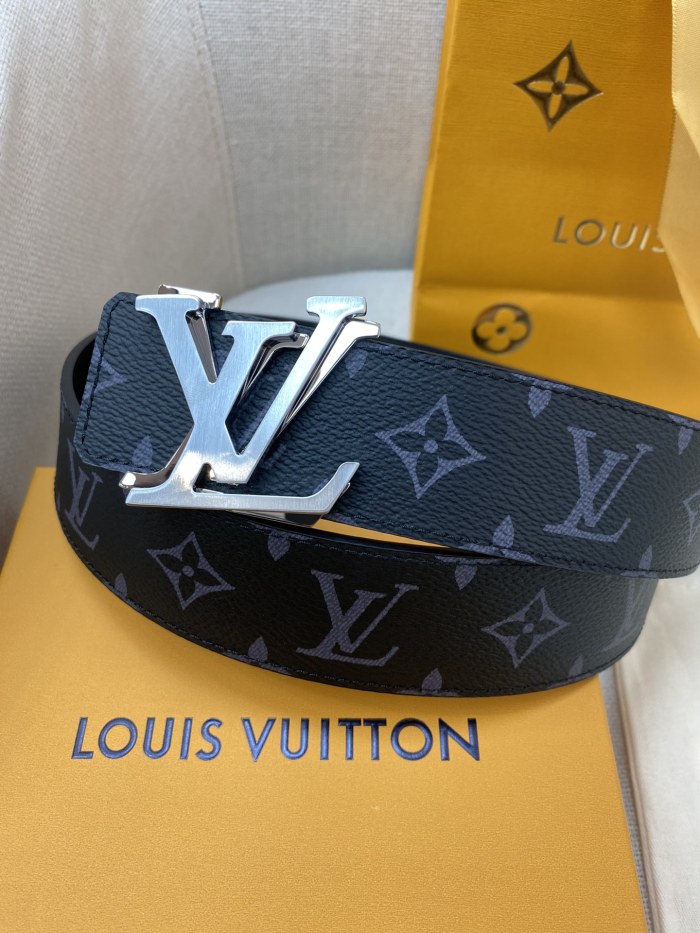 Louis Vuitton Belt 5 (width 4cm)