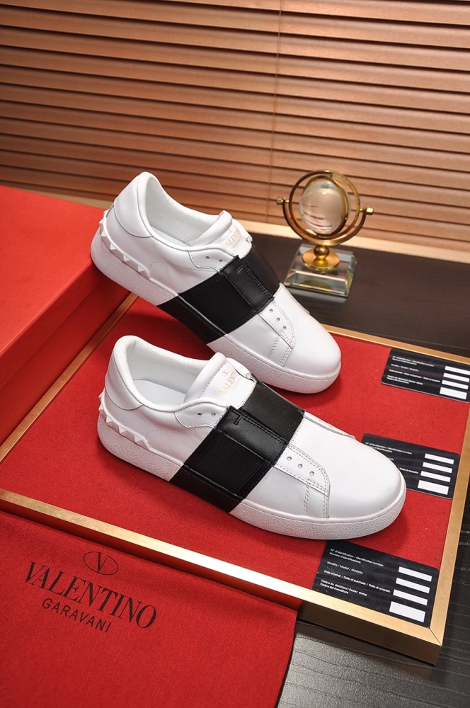 Valentino Garavani Rockstud Untitled calfskin sneaker 19