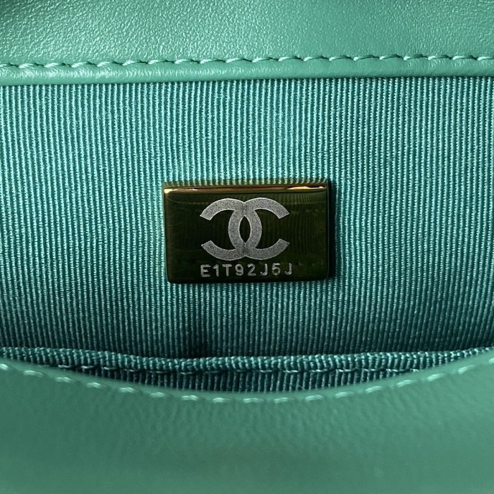 Handbag Chanel AS3748 size 17*13*6 cm